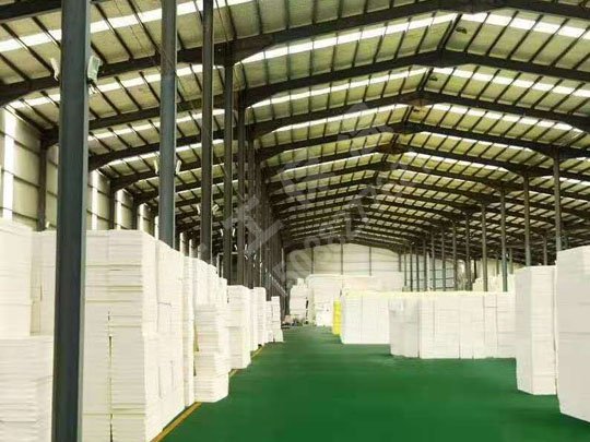 擠塑板廠家為您講解XPS擠塑板的性能優(yōu)點(diǎn)