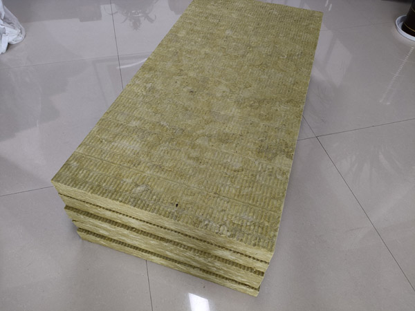 關(guān)于巖棉板的產(chǎn)品優(yōu)勢(shì)特點(diǎn)和應(yīng)用領(lǐng)域。